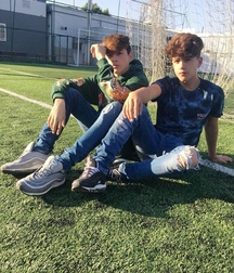 young straight guys photographed 5c801fa59a5f9.jpg