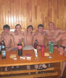 guys in the sauna 5c8171996420c.jpg