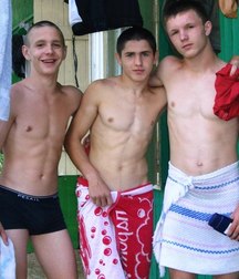 young straight friends 5c84e98bea13b.jpg