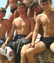 young straight friends 5c84e99133b53.jpg