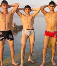young straight friends 5c84e9925cbfa.jpg