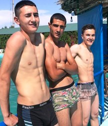 young straight friends 5c84e9939dac3.jpg