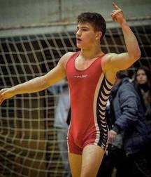 wrestlers 5c8c01d8e898b.jpg