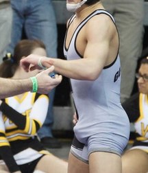wrestlers 5c8c01e8a9f62.jpg