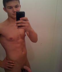 adone selfies 5c8e78713735b.jpg