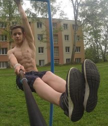 young and strong straight boys 5c8e78ce0b50d.jpg