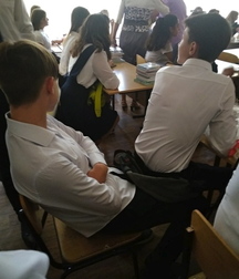 fall in love at school 5c8f0d4b1afcb.jpg