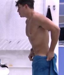 covered by the towel 5c9244d5ae0e9.jpg