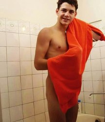 covered by the towel 5c9244e6e1418.jpg
