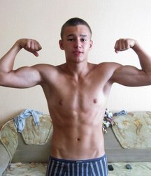 the biceps of straight boys 5c93311228112.jpg
