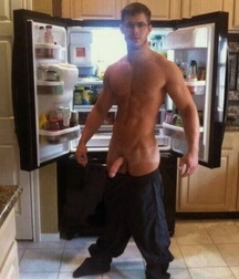 I'm naked and hungry 5c94fc1cd6d28.jpg
