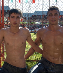 young Turkish wrestlers 5c94fc6768cd7.jpg