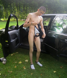 naked outdoors 5c98fff1c9f8d.jpg