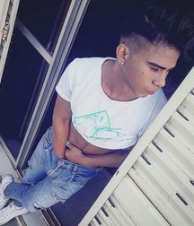 hand tucked into pants 5c9bd21c4a1c3.jpg