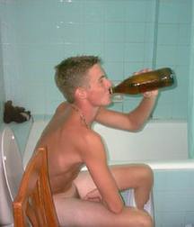 opss, caught in the bathroom 5c9d0672c6dda.jpg