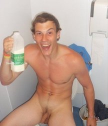 opss, caught in the bathroom 5c9d0687ab0d2.jpg