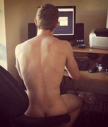play with the computer 5c9e537adeda0.jpg