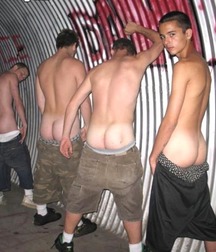 straight guys show their asses 5c9f15dceed8a.jpg