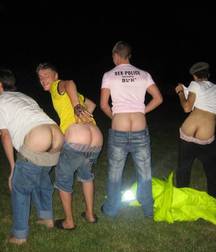 straight guys show their asses 5c9f15fbecef1.jpg