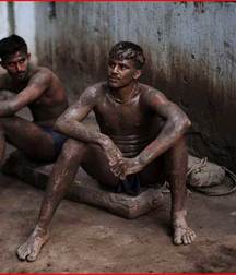 play with mud 5ca241e53c30f.jpg