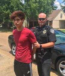 still! You are under arrest 5ca43151b3174.jpg