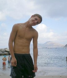 straight guys on the beach 5ca4329b0de45.jpg