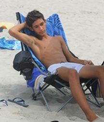 straight guys on the beach 5ca432a82de80.jpg