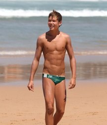 straight guys on the beach 5ca432af76103.jpg