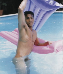 to float 5ca646b146162.jpg