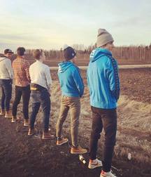 straight guys piss with friends 5cac8e689ecb2.jpg