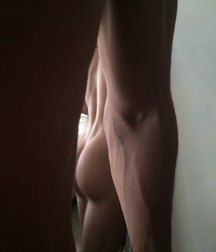 details of the male body 5cae3fc535eef.jpg