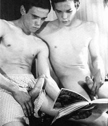 very old friendships 5cae4002df722.jpg