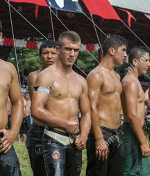 the sexy Turkish fight 5cb09299963c0.jpg