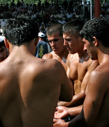 the sexy Turkish fight 5cb092b095311.jpg