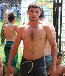 the sexy Turkish fight 5cb092b4b3308.jpg