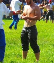 the sexy Turkish fight 5cb092c36a67b.jpg