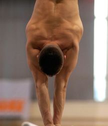 artistic gymnastics: strength and beauty 5cb1807d1b91b.jpg
