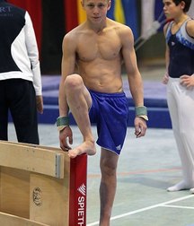 artistic gymnastics: strength and beauty 5cb180b671923.jpg