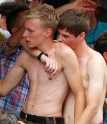 the perfect couple 5cb180f88e919.jpg