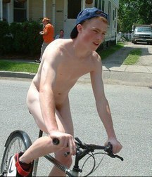 a ride in the city by bike 5cb5f32817c10.jpg