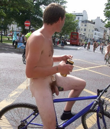 a ride in the city by bike 5cb5f33aa9d8e.jpg