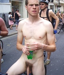 a ride in the city by bike 5cb5f340c9cca.jpg