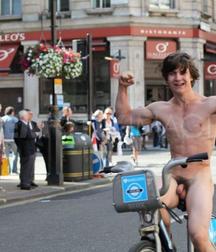 a ride in the city by bike 5cb5f3479e293.jpg