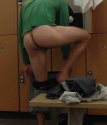 voyeurism (Straight Boys) 5cb6b2b8b52d2.jpg