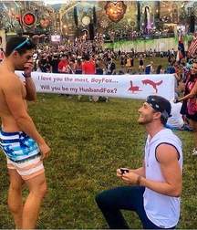 the declaration of love 5cb6b34bcbfd9.jpg