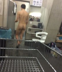 spying in the locker room 5cb89578928e1.jpg