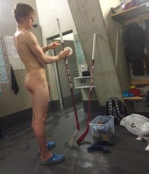 spying in the locker room 5cb89580df037.jpg