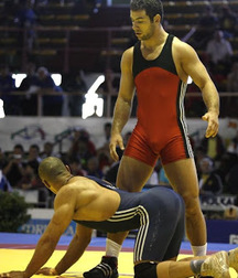 fight and wrestlers 5cbc30be37685.jpg