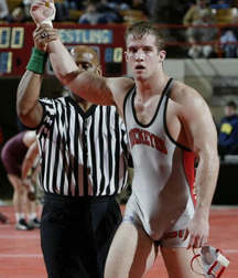 fight and wrestlers 5cbc30c6c16f4.jpg