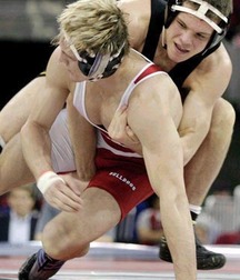 fight and wrestlers 5cbc30d1d34f8.jpg